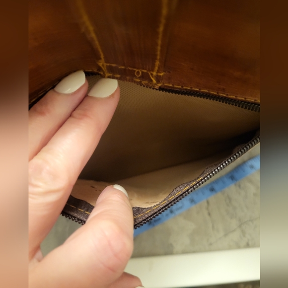 Elegant Brown Leather Handbag From Mexico - Picture 10 of 11